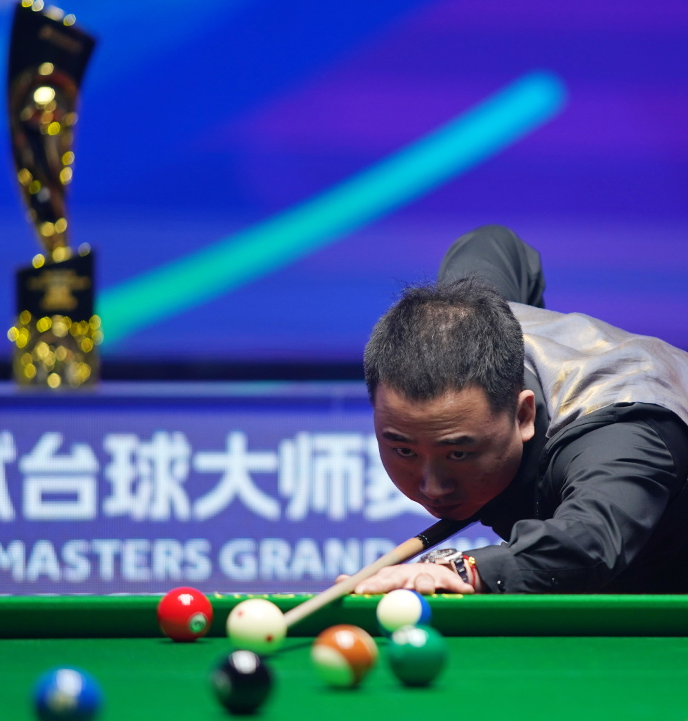 迫使球员在 迫使球员在